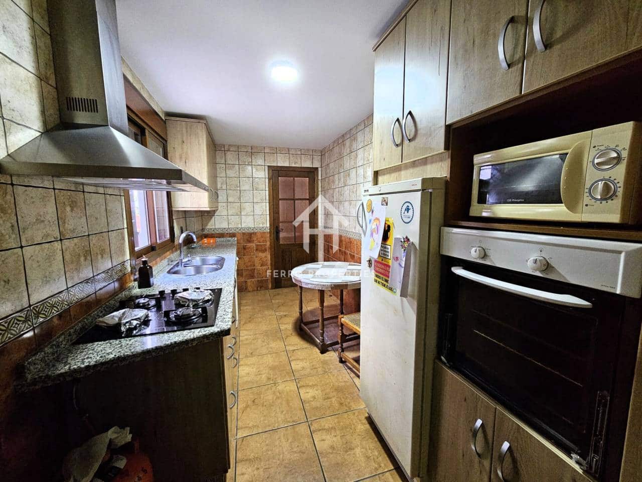 4 slaapkamer Appartement te koop in Loja met garage - € 124.900 (Ref: 9152623)