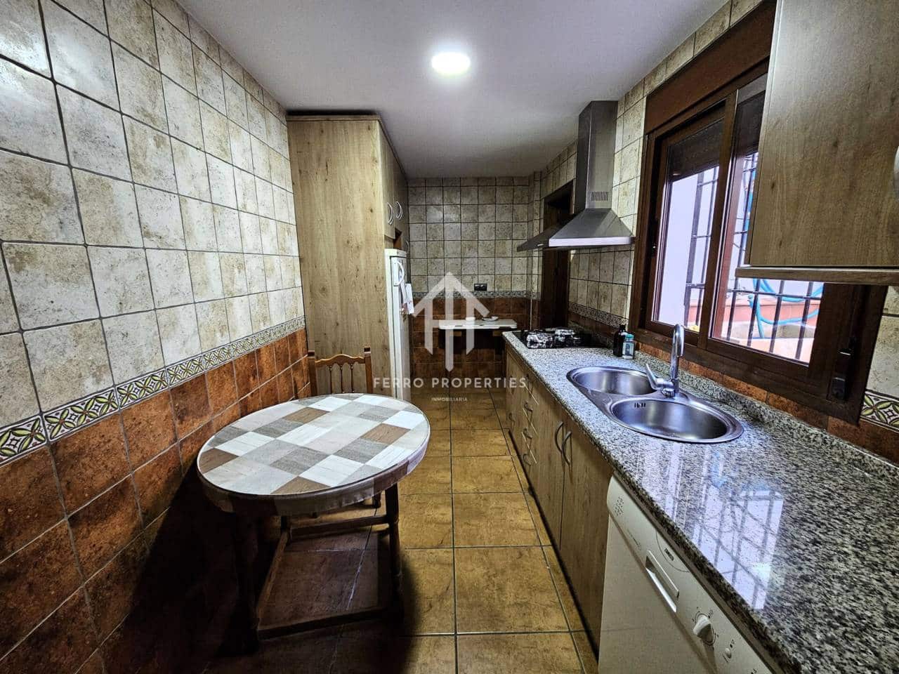4 slaapkamer Appartement te koop in Loja met garage - € 124.900 (Ref: 9152623)