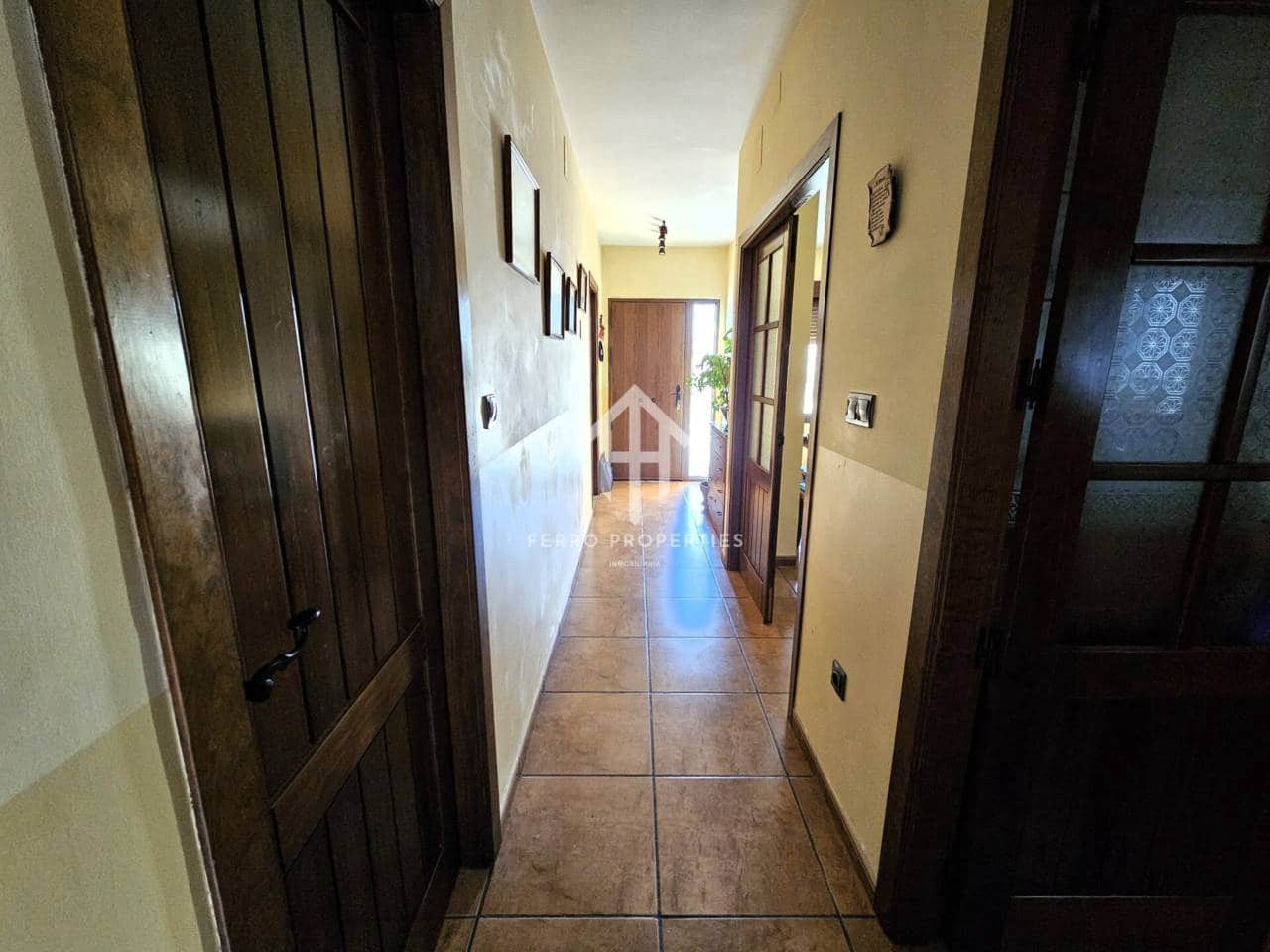 4 slaapkamer Appartement te koop in Loja met garage - € 124.900 (Ref: 9152623)