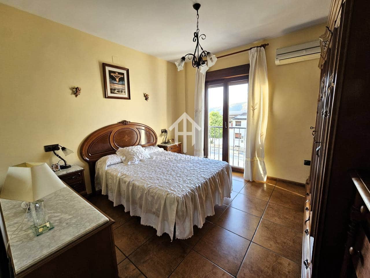 4 slaapkamer Appartement te koop in Loja met garage - € 124.900 (Ref: 9152623)