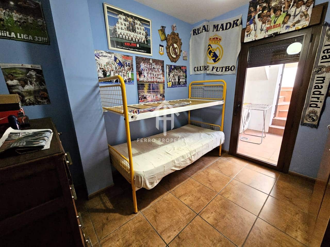 4 slaapkamer Appartement te koop in Loja met garage - € 124.900 (Ref: 9152623)