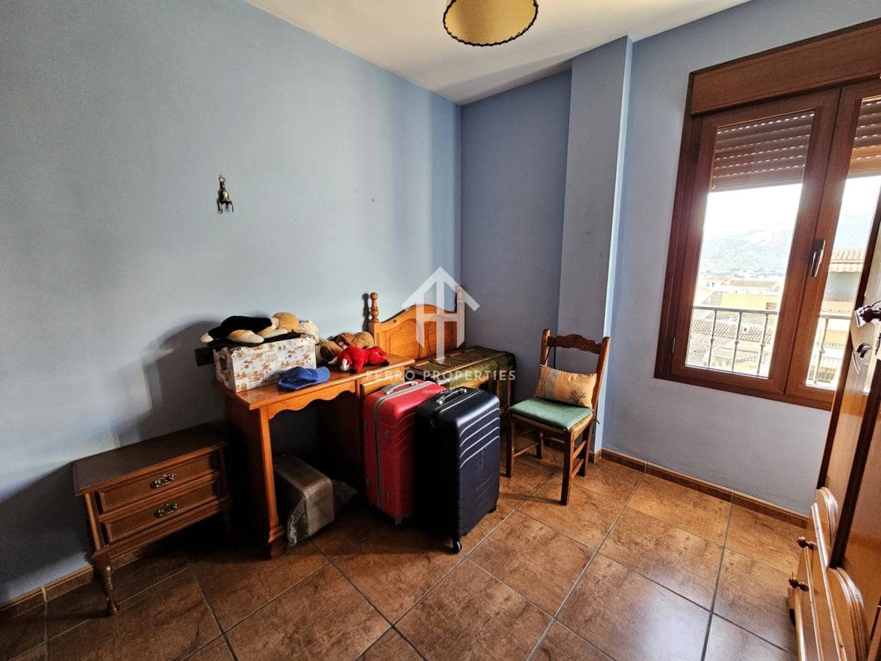 4 slaapkamer Appartement te koop in Loja met garage - € 124.900 (Ref: 9152623)