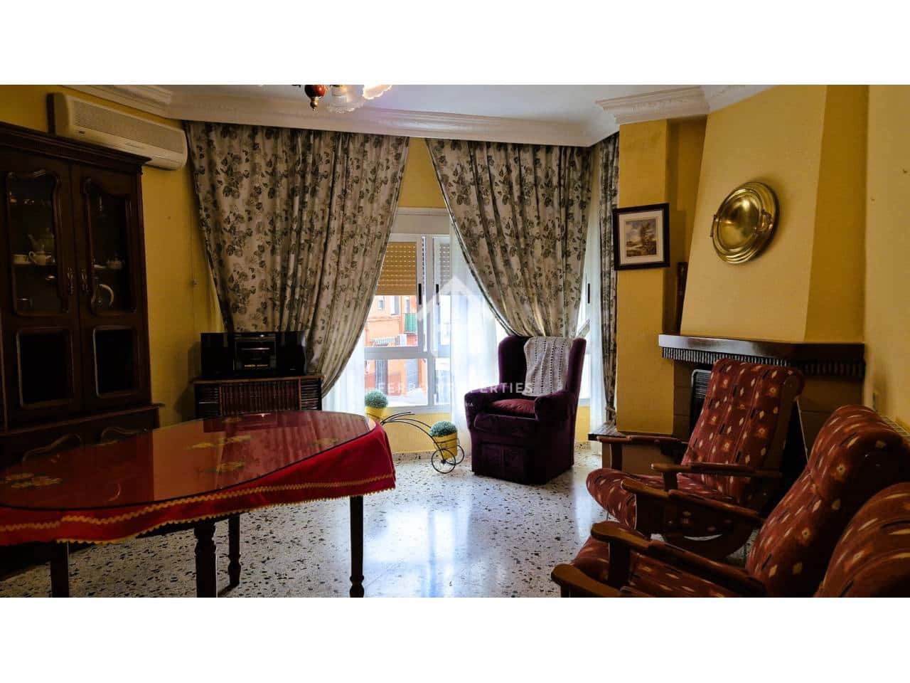 4 Zimmer Haus zu verkaufen in Loja mit Garage - 199.000 € (Ref: 9152625)