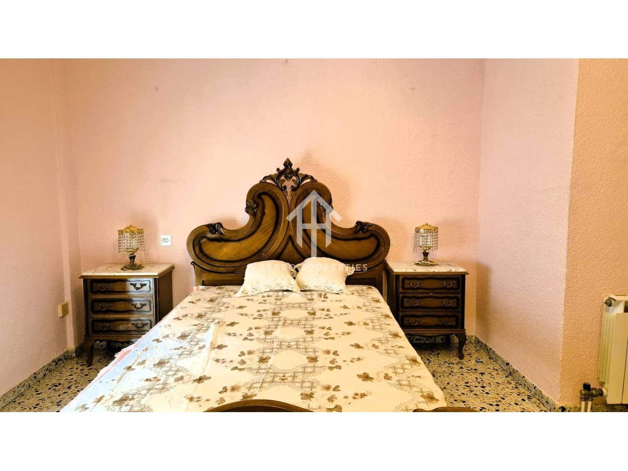 4 Zimmer Haus zu verkaufen in Loja mit Garage - 199.000 € (Ref: 9152625)