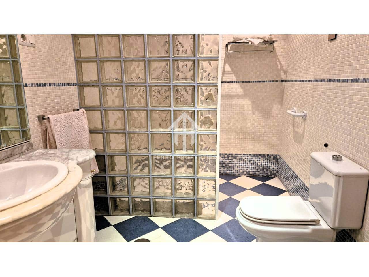 4 Zimmer Haus zu verkaufen in Loja mit Garage - 199.000 € (Ref: 9152625)