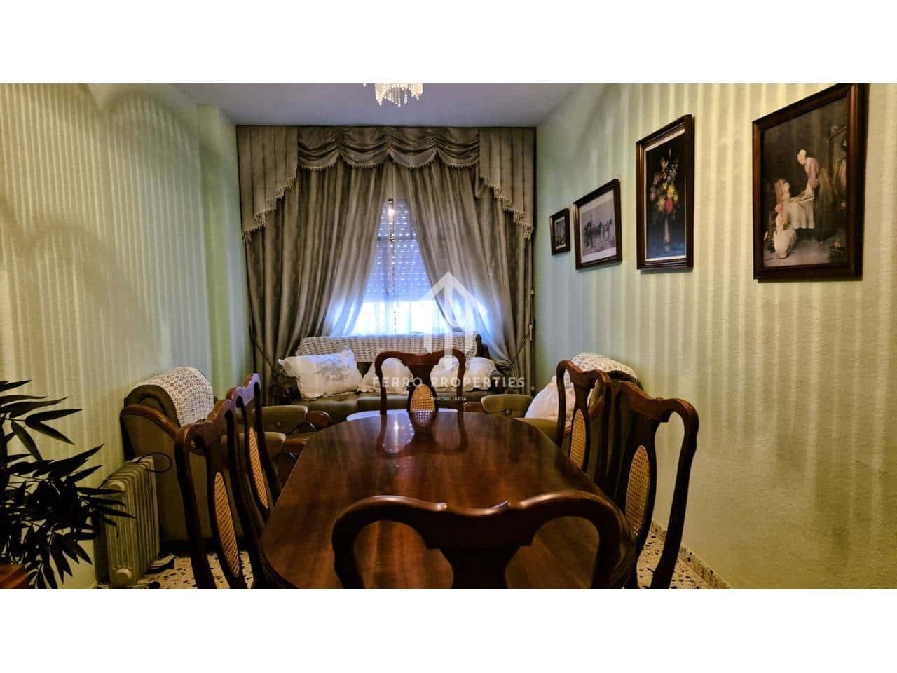 4 Zimmer Haus zu verkaufen in Loja mit Garage - 199.000 € (Ref: 9152625)