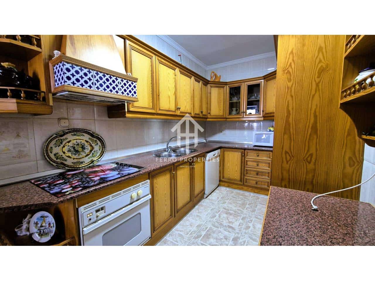 4 Zimmer Haus zu verkaufen in Loja mit Garage - 199.000 € (Ref: 9152625)