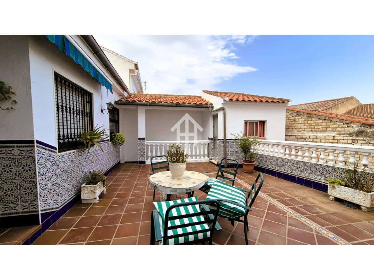 4 Zimmer Haus zu verkaufen in Loja mit Garage - 199.000 € (Ref: 9152625)