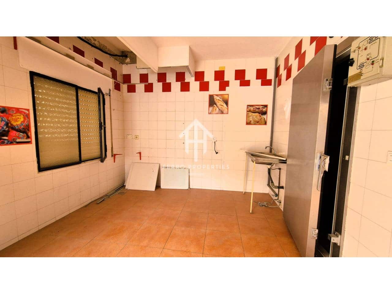 4 Zimmer Haus zu verkaufen in Loja mit Garage - 199.000 € (Ref: 9152625)