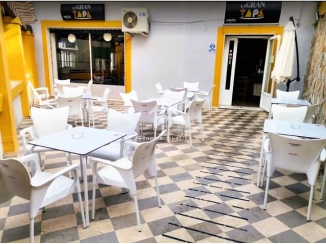 Restaurant/Bar til leie i Loja med garasje - € 800 (Ref: 9152628)