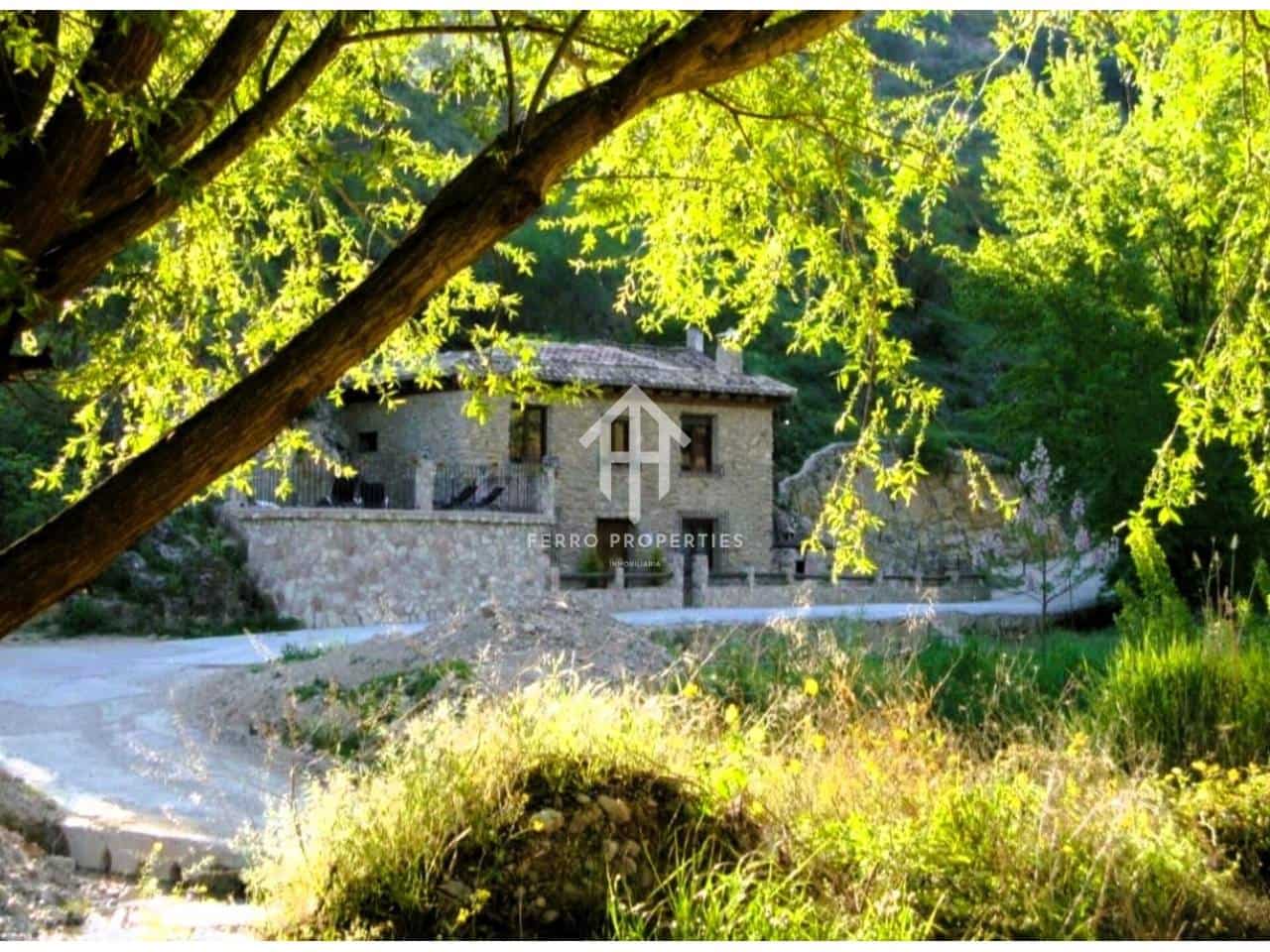 5 sypialnia Finka/Dom wiejski na sprzedaż w Algarinejo z basenem - 249 900 € (Ref: 9152635)