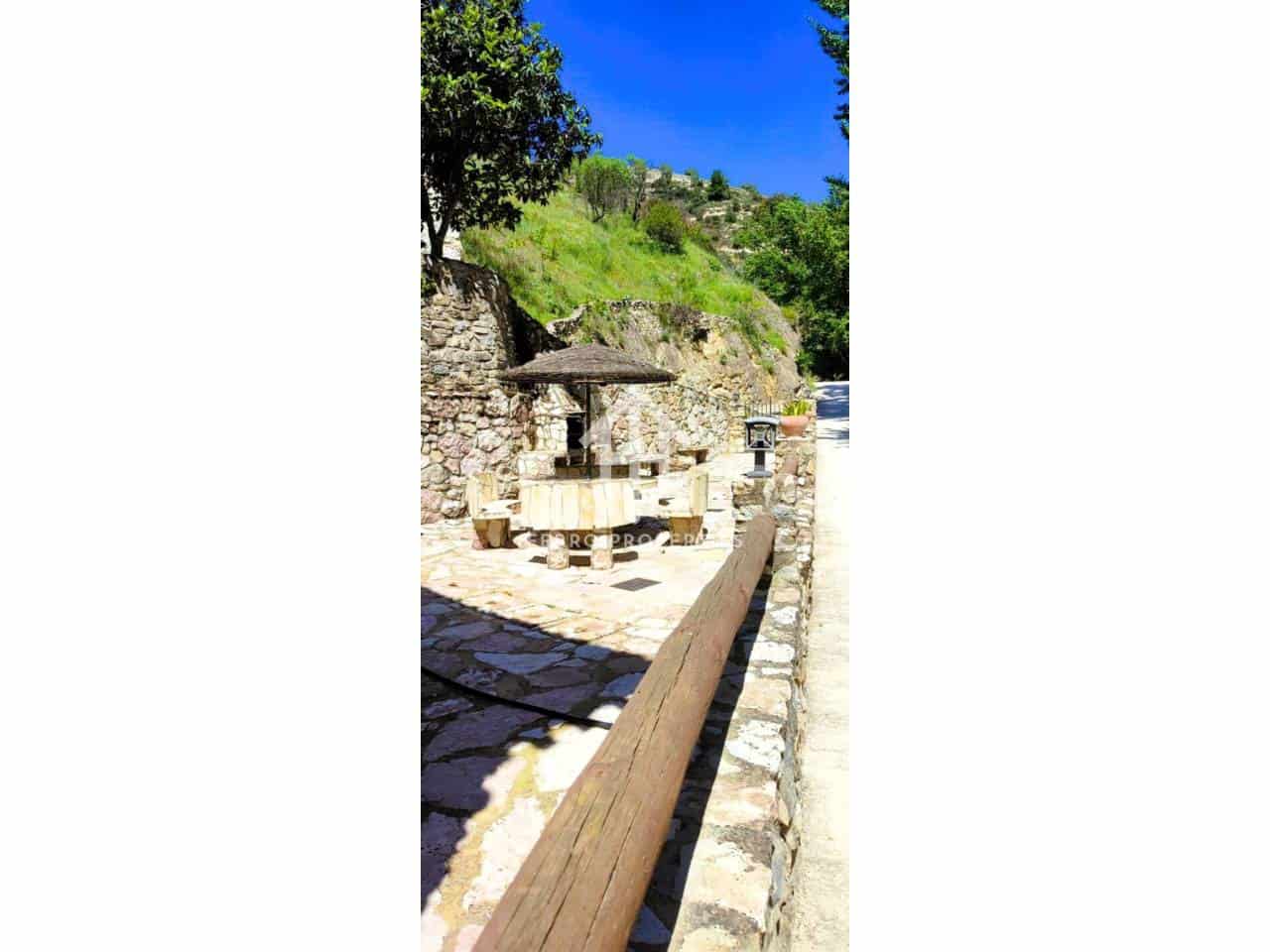 5 sypialnia Finka/Dom wiejski na sprzedaż w Algarinejo z basenem - 249 900 € (Ref: 9152635)