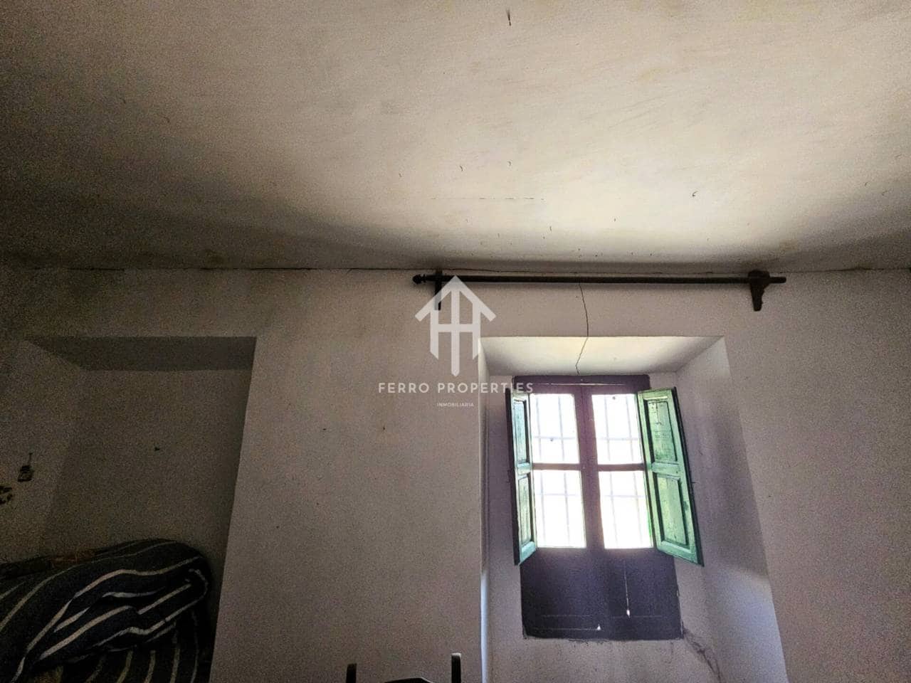 9 sypialnia Finka/Dom wiejski na sprzedaż w Loja - 78 900 € (Ref: 9152640)