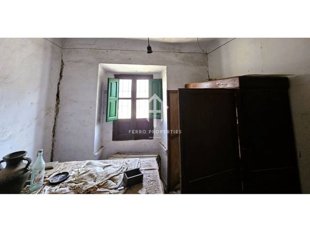 9 sypialnia Finka/Dom wiejski na sprzedaż w Loja - 78 900 € (Ref: 9152640)