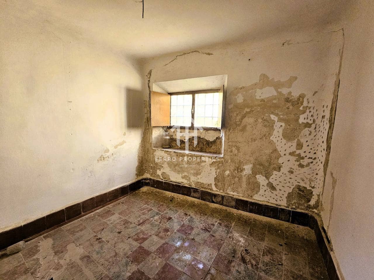 9 sypialnia Finka/Dom wiejski na sprzedaż w Loja - 78 900 € (Ref: 9152640)