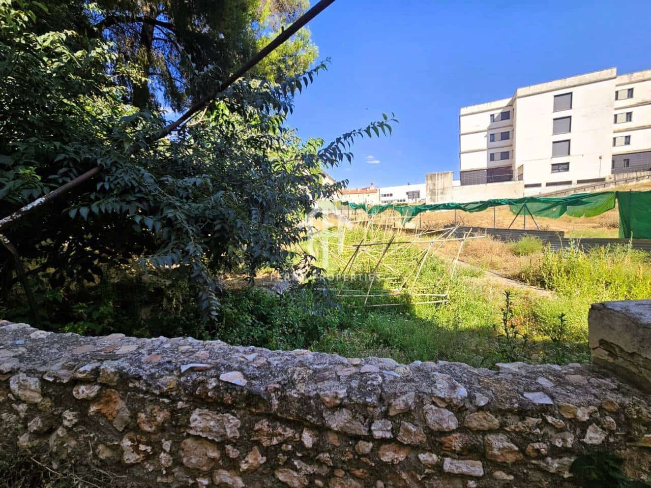 9 sypialnia Finka/Dom wiejski na sprzedaż w Loja - 78 900 € (Ref: 9152640)