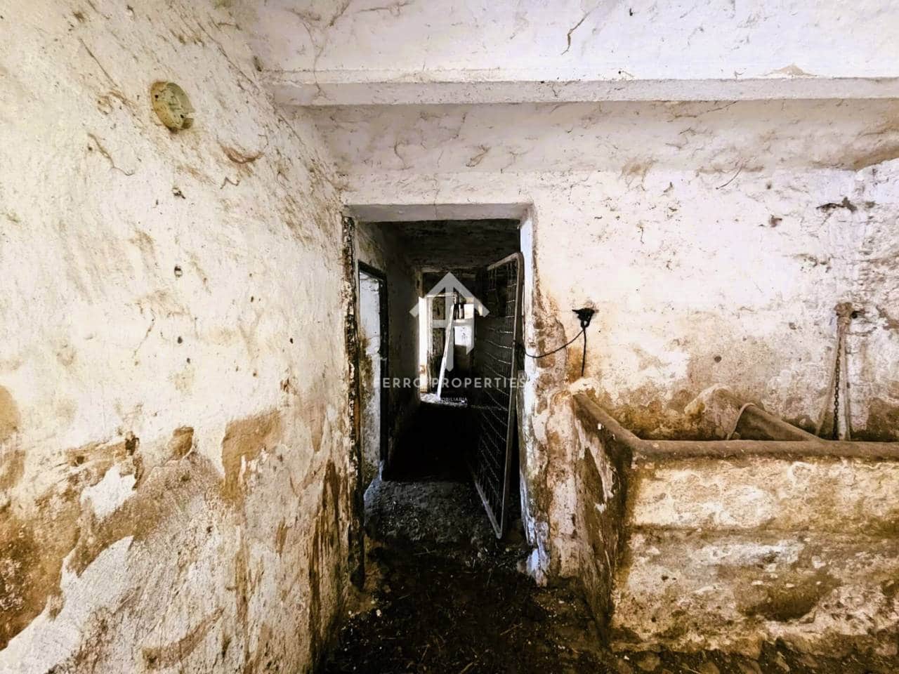 9 sypialnia Finka/Dom wiejski na sprzedaż w Loja - 78 900 € (Ref: 9152640)