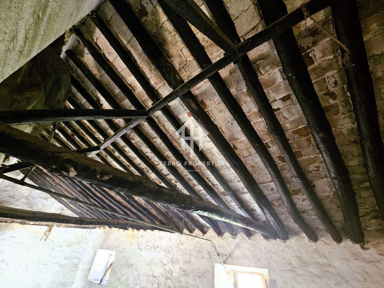 9 sypialnia Finka/Dom wiejski na sprzedaż w Loja - 78 900 € (Ref: 9152640)