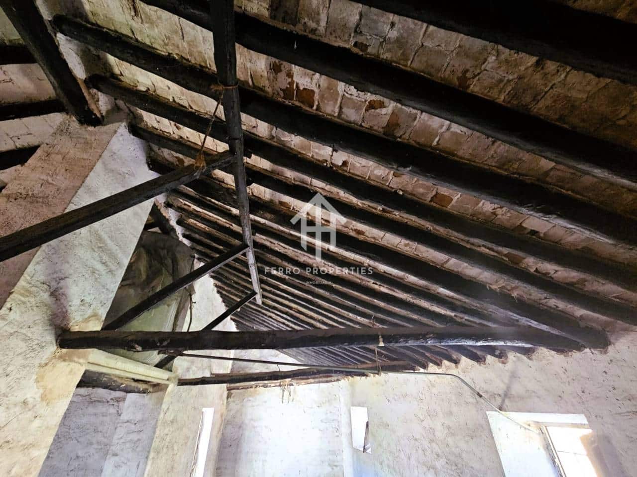 9 sypialnia Finka/Dom wiejski na sprzedaż w Loja - 78 900 € (Ref: 9152640)