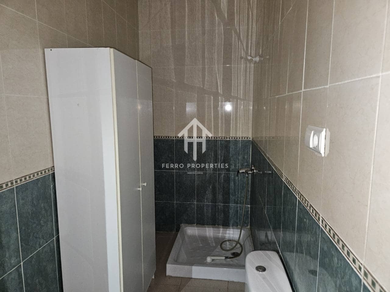 Local Commercial à louer à Loja - 400 € (Ref: 9152641)