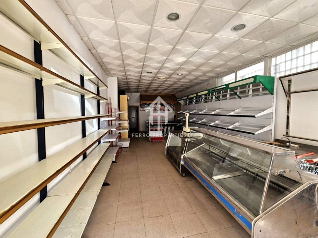 Local Commercial à louer à Loja - 400 € (Ref: 9152641)