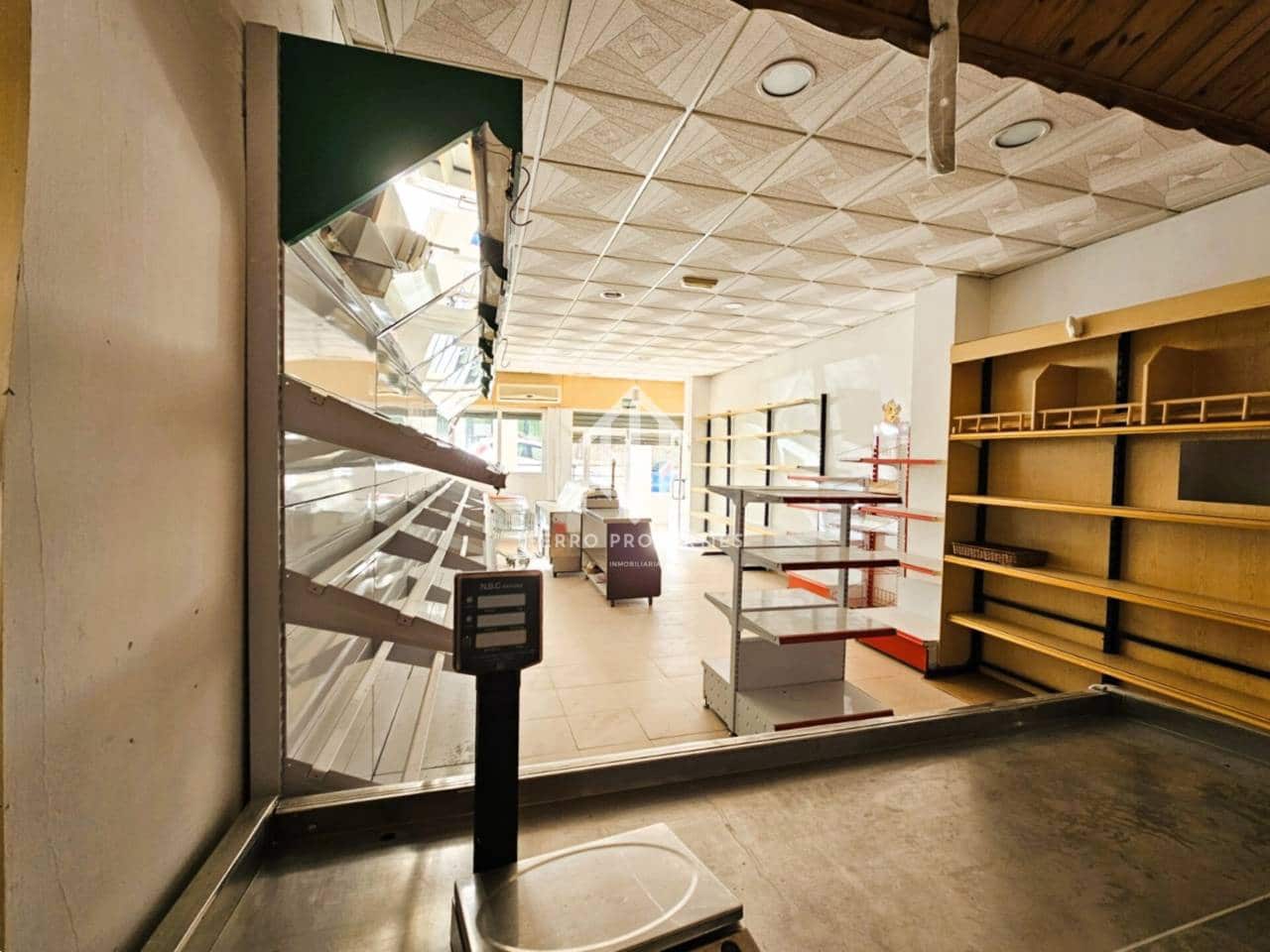 Local Commercial à louer à Loja - 400 € (Ref: 9152641)