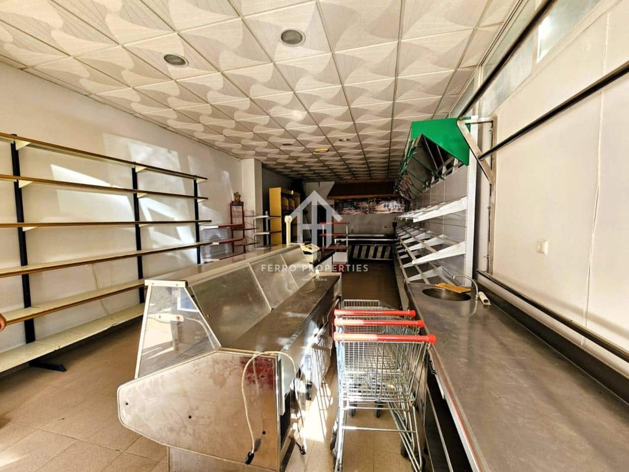 Local Commercial à louer à Loja - 400 € (Ref: 9152641)