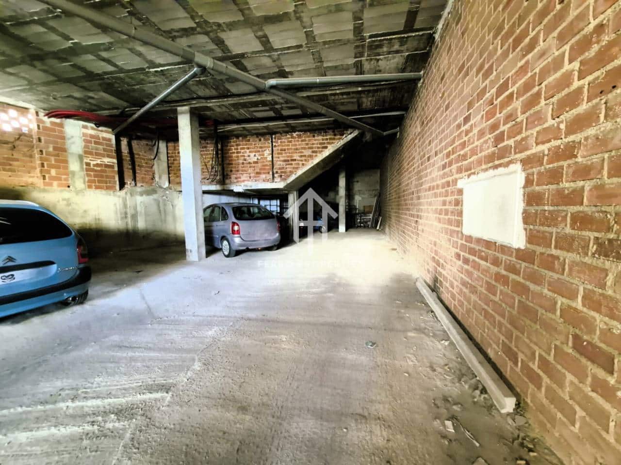 Garage in vendita in Loja - 99.900 € (Rif: 9152645)