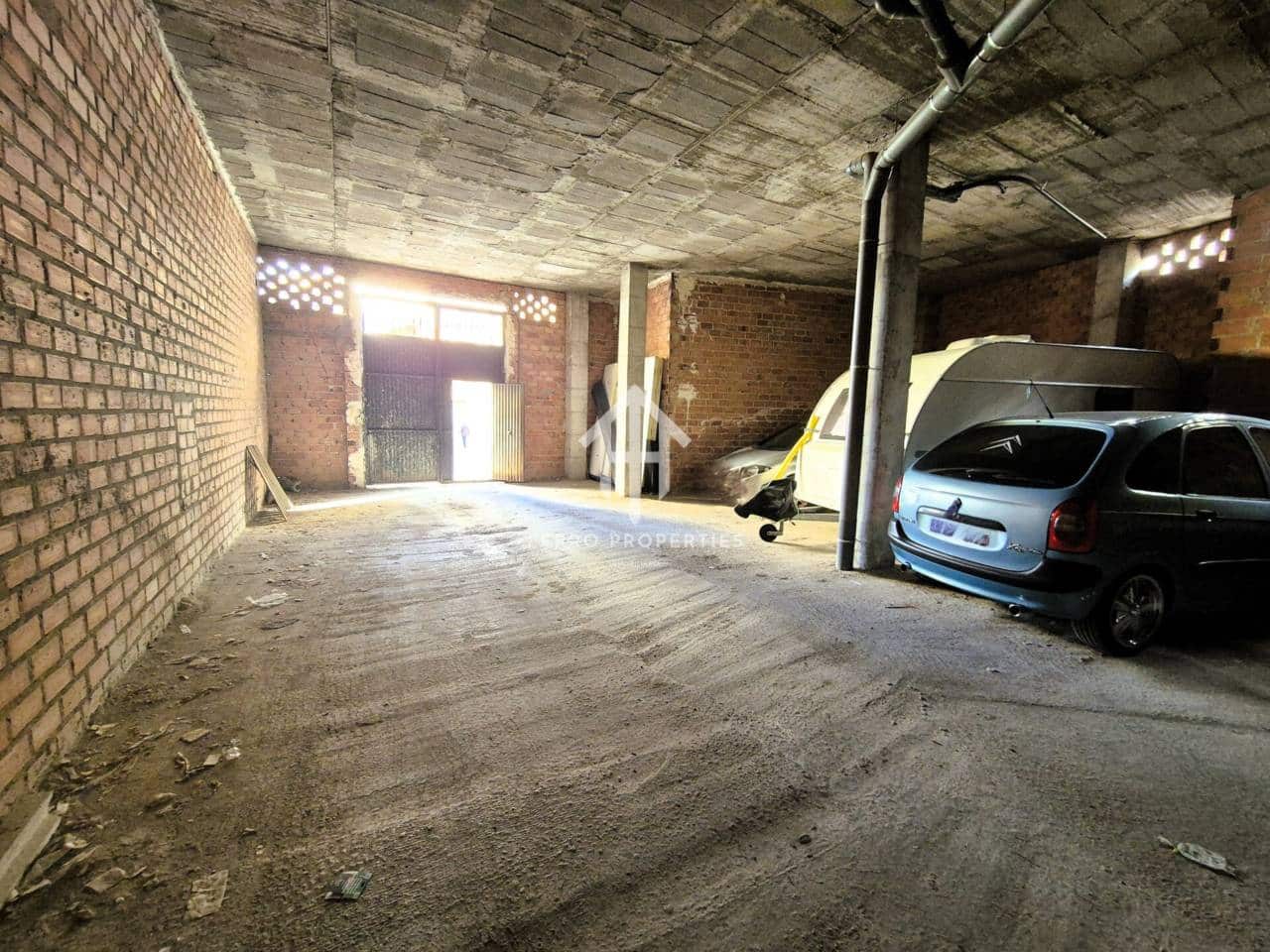 Garage in vendita in Loja - 99.900 € (Rif: 9152645)