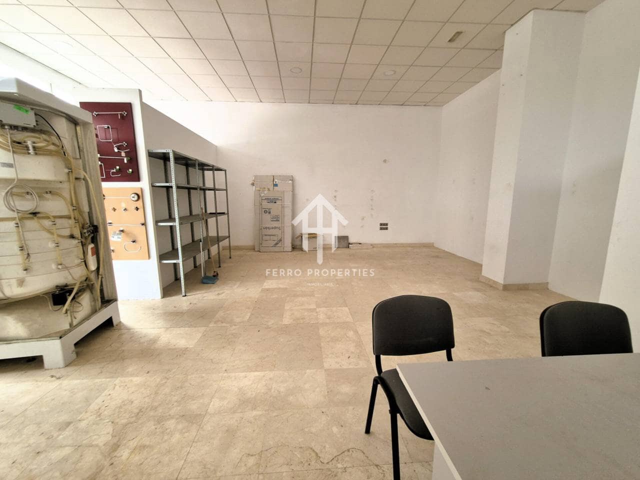 Erhverv til leje i Loja - € 400 (Ref: 9152647)