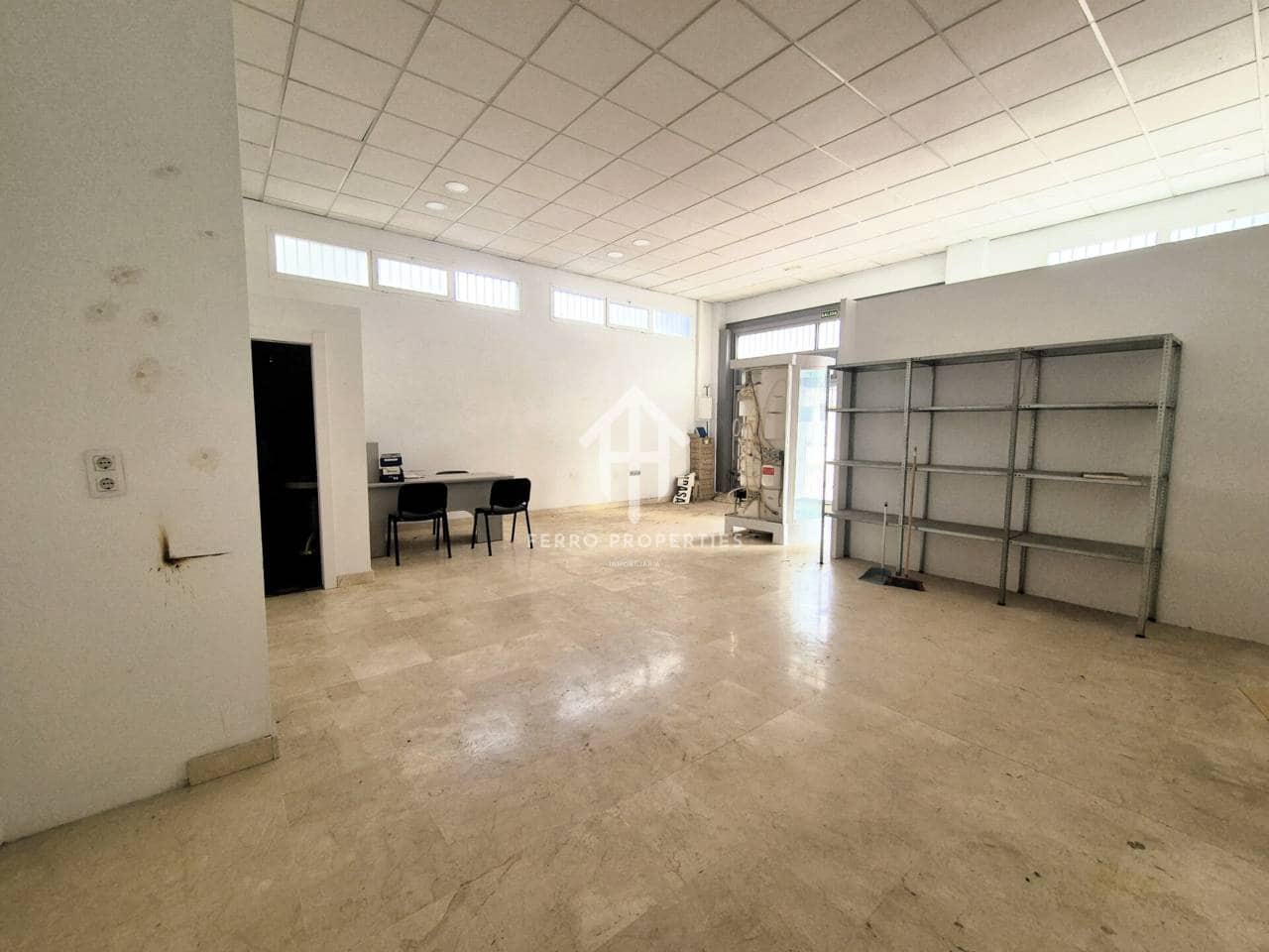 Erhverv til leje i Loja - € 400 (Ref: 9152647)