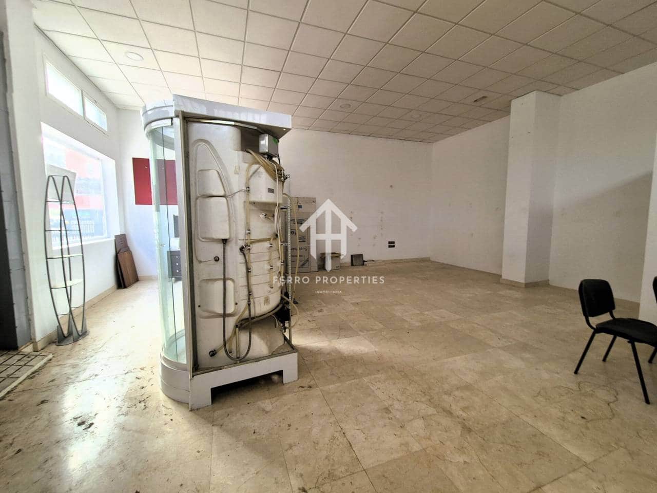 Erhverv til leje i Loja - € 400 (Ref: 9152647)