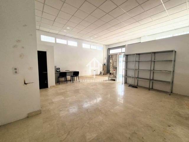 Erhverv til leje i Loja - € 400 (Ref: 9152647)