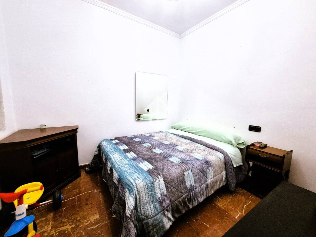 4 slaapkamer Flat te koop in Algarinejo - € 58.900 (Ref: 9152656)