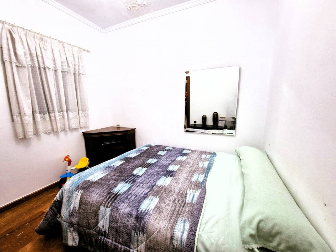 4 slaapkamer Flat te koop in Algarinejo - € 58.900 (Ref: 9152656)