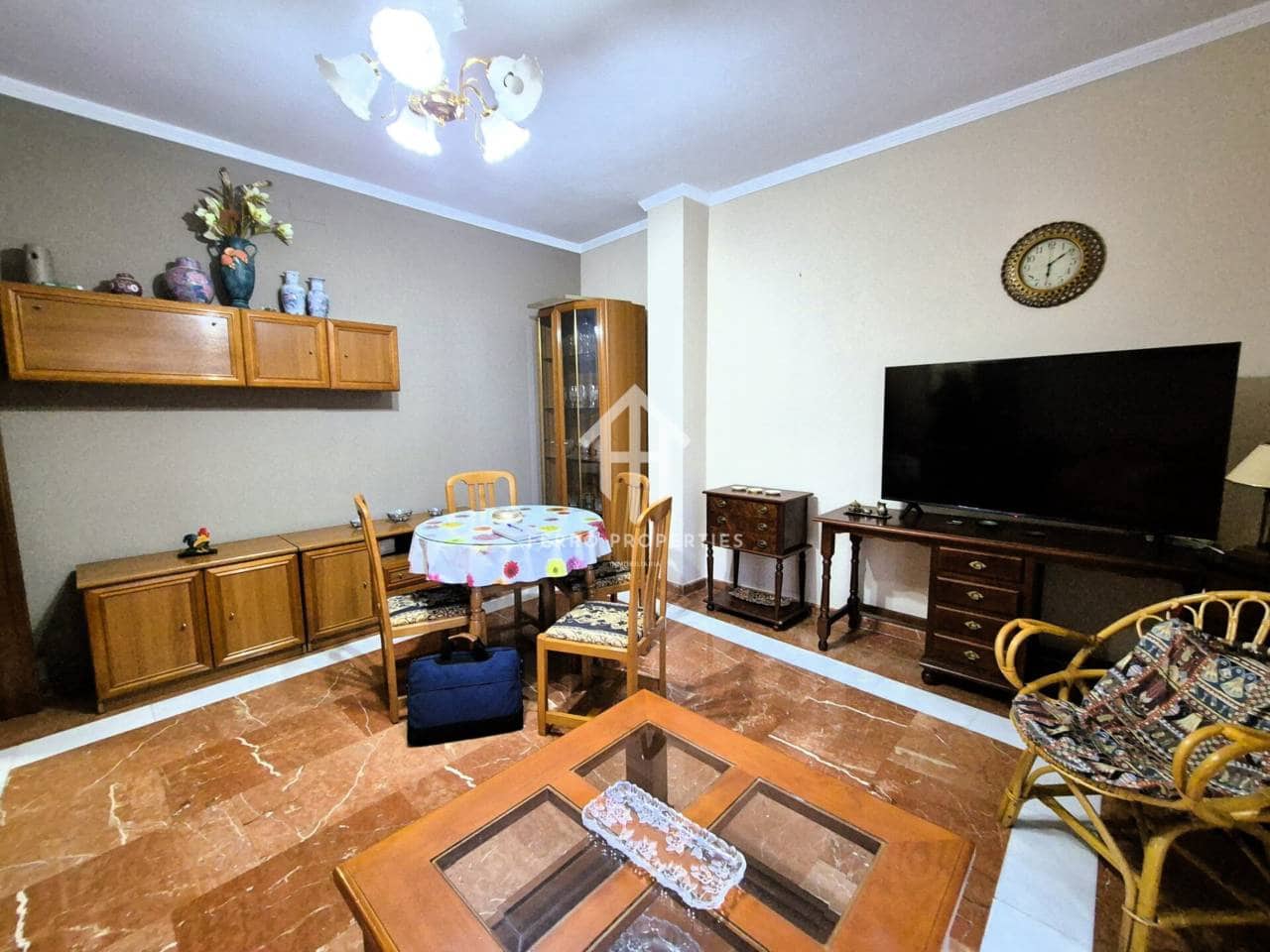 4 slaapkamer Flat te koop in Algarinejo - € 58.900 (Ref: 9152656)