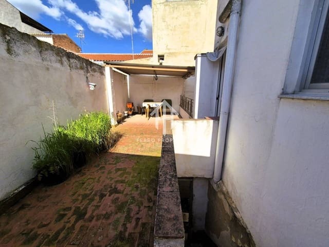 9 soveværelse Byhus til salg i Loja - € 149.900 (Ref: 9152660)