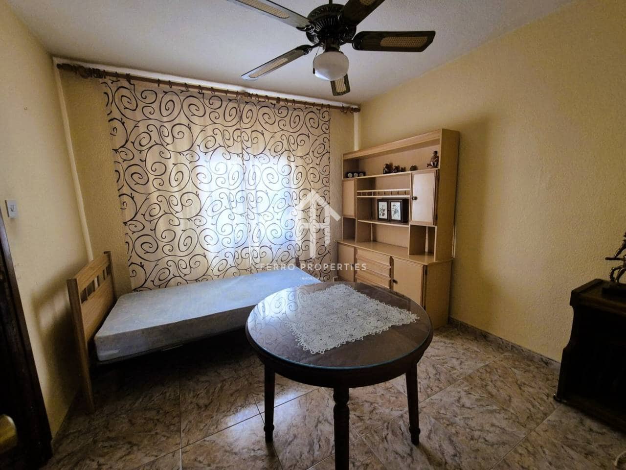 9 soverom Hus til salgs i Loja - € 149 900 (Ref: 9152660)