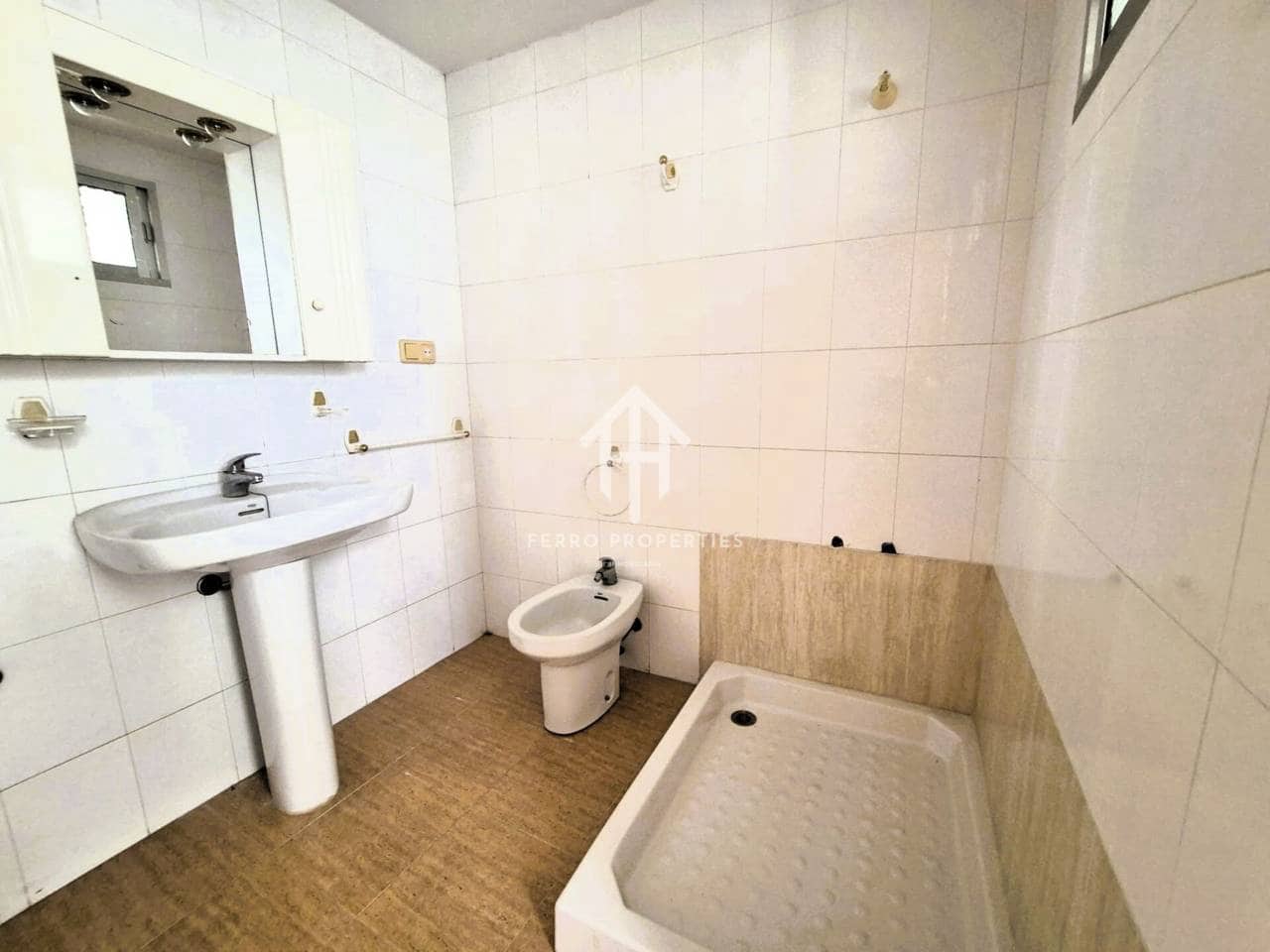 9 soverom Hus til salgs i Loja - € 149 900 (Ref: 9152660)