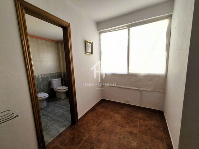 9 soveværelse Byhus til salg i Loja - € 149.900 (Ref: 9152660)