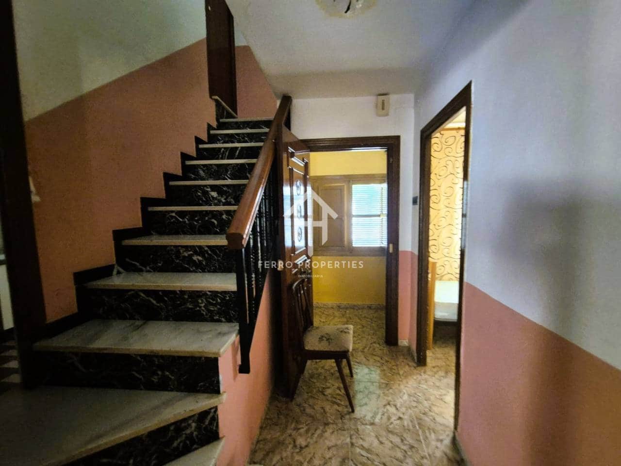 9 soverom Hus til salgs i Loja - € 149 900 (Ref: 9152660)