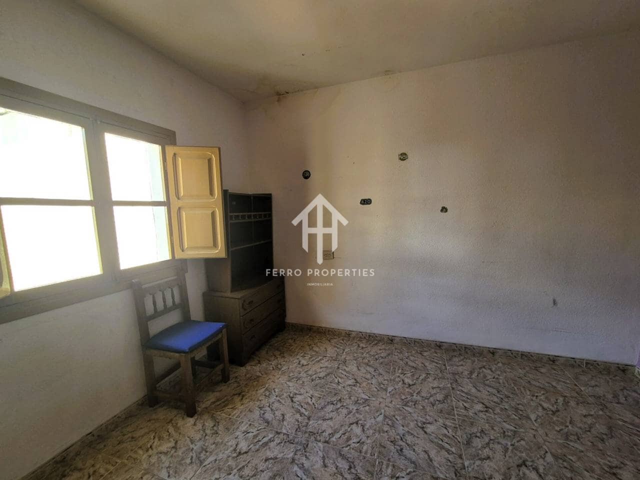 9 soverom Hus til salgs i Loja - € 149 900 (Ref: 9152660)