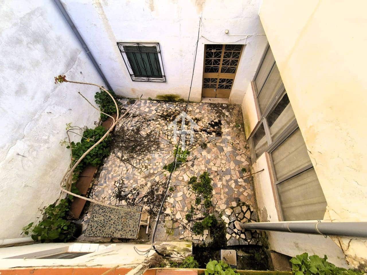 9 soverom Hus til salgs i Loja - € 149 900 (Ref: 9152660)