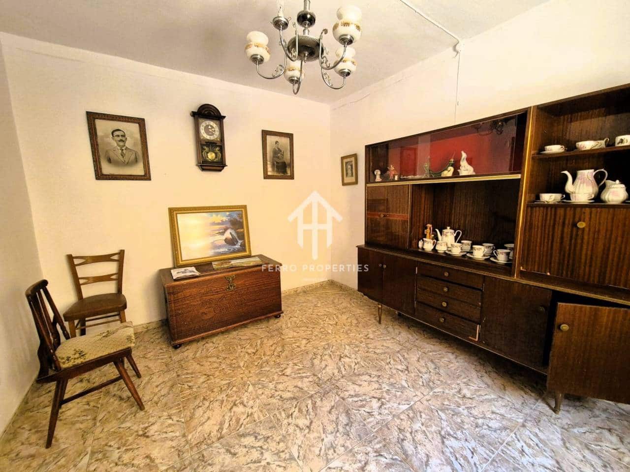 9 soverom Hus til salgs i Loja - € 149 900 (Ref: 9152660)