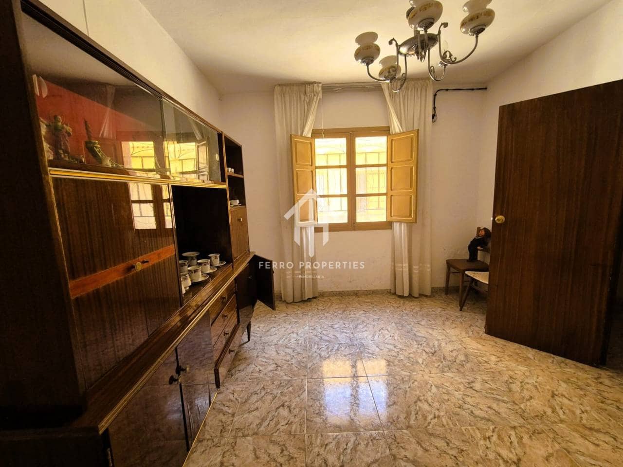 9 soverom Hus til salgs i Loja - € 149 900 (Ref: 9152660)