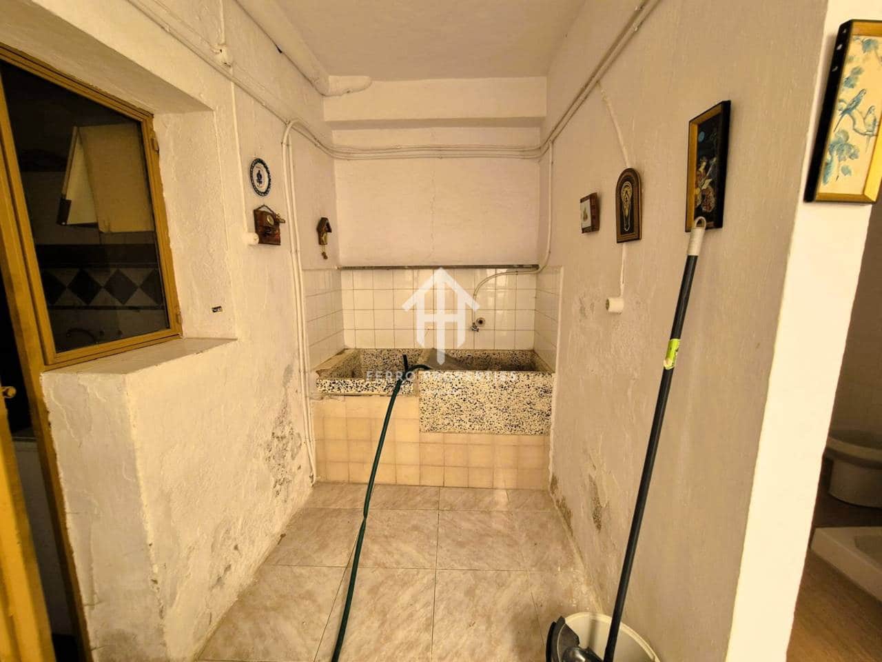 9 soverom Hus til salgs i Loja - € 149 900 (Ref: 9152660)