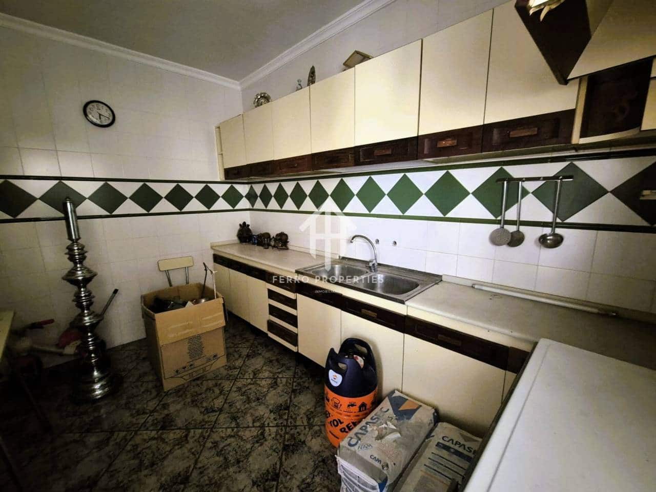 9 soverom Hus til salgs i Loja - € 149 900 (Ref: 9152660)