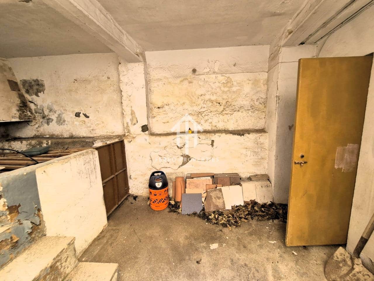 9 soverom Hus til salgs i Loja - € 149 900 (Ref: 9152660)