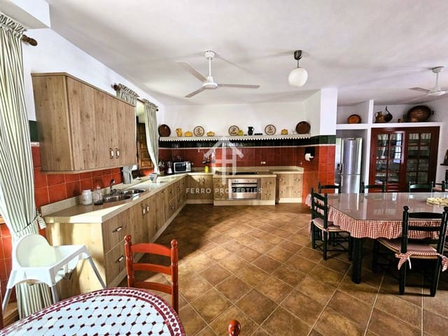 7 sypialnia Finka/Dom wiejski na sprzedaż w Salinas, Miasto Málaga z basenem garażem - 895 000 € (Ref: 9152674)