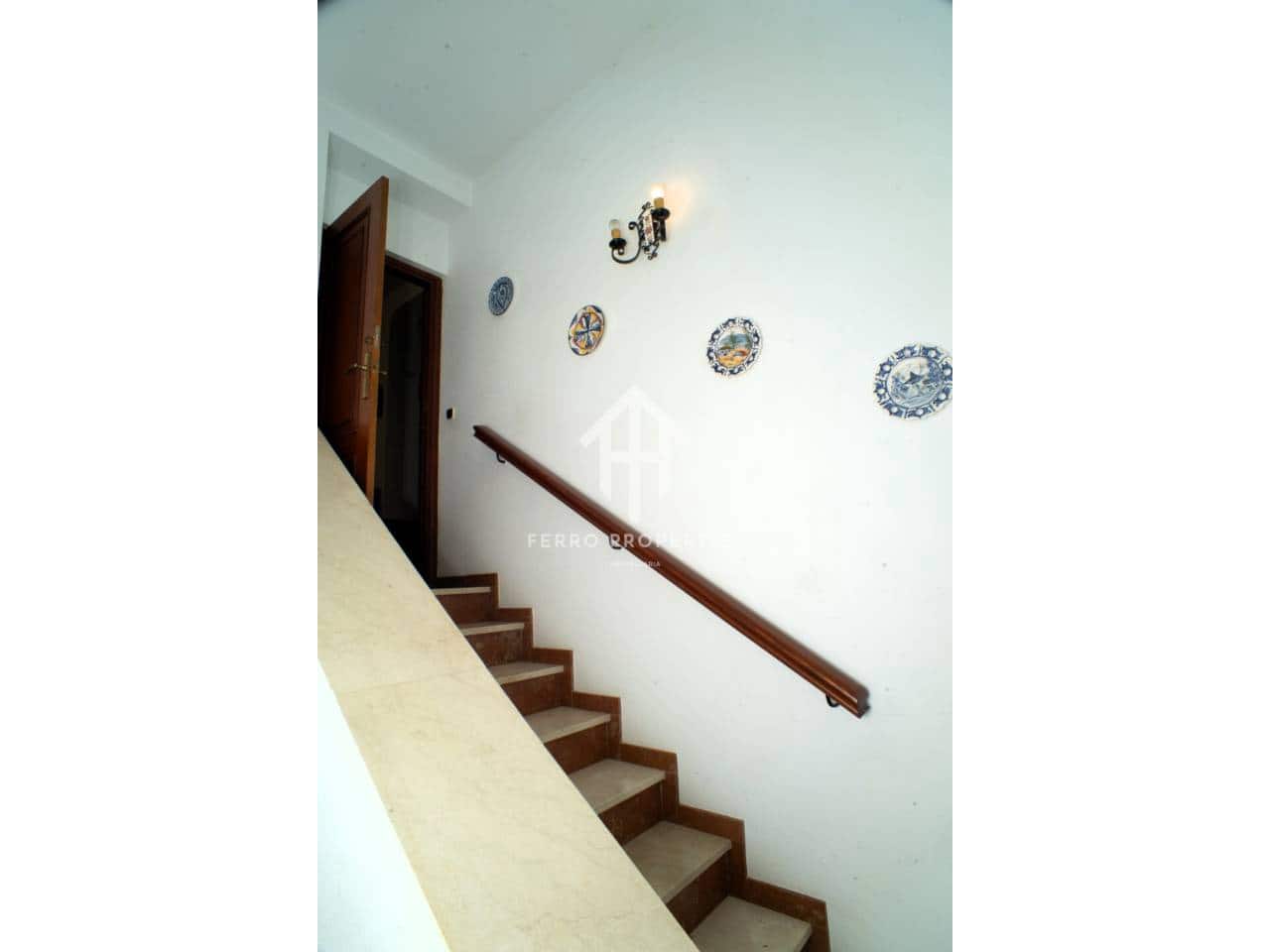 5 sypialnia Finka/Dom wiejski na sprzedaż w Loja z basenem garażem - 1 300 000 € (Ref: 9152675)